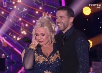 Alldaynews.gr DWTS: Δάκρυσαν με την Αργυράκη! Η Καγιά «έχασε» τα λόγια της και η Λαμπροπούλου ξέσπασε σε λυγμούς