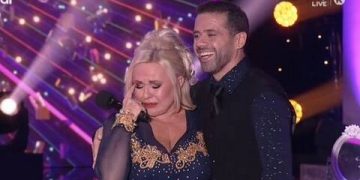 Alldaynews.gr DWTS: Δάκρυσαν με την Αργυράκη! Η Καγιά «έχασε» τα λόγια της και η Λαμπροπούλου ξέσπασε σε λυγμούς