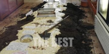 Φούρναρης έριξε κοπριά στο μαγαζί του επειδή του «έκοψαν» πρόστιμο για μάσκα – Τα μηνύματά του για τον Κορονοϊό