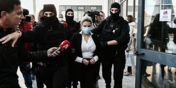Alldaynews.gr Δίκη για το βιτριόλι-Εισαγγελέας: Να κηρυχθεί ένοχη η Κακαράντζουλα για απόπειρα ανθρωποκτονίας με ενδεχόμενο δόλο