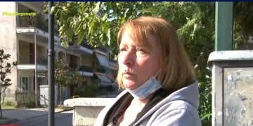 Συγκλονίζει ο πατέρας του ανεμβολίαστου αστυνομικού: «Χθες τον θάψαμε, σήμερα καθαρίζουμε το μνήμα» (Video)