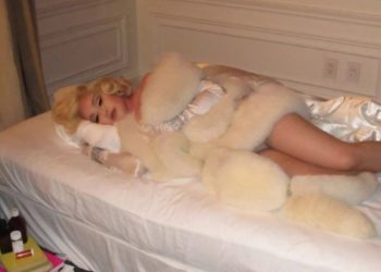 Η Μαντόνα Νεκρή στο κρεβάτι-Φωτογραφίες που προκάλεσαν σάλο!