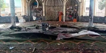 Τραγωδία: Φρικιαστικές εικόνες μετά την έκρηξη στο τζαμί-Πτώματα παντού[video]