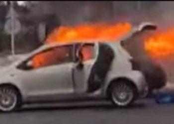 Επεισόδια οπαδών με τραυματία και καμένα αμάξια στη Μαλακάσα πριν από το Ολυμπιακός – Παναθηναϊκός