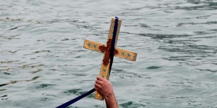 Κύκλωμα ναρκωτικών: Ο 47χρονος Λιμενικός είχε πιάσει τον σταυρό το 2019 στη Στυλίδα, όταν τσακώθηκε ο Γκλέτσος[photos]