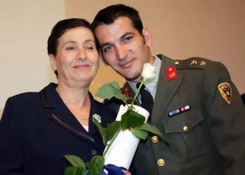 Τραγικές ώρες για τον Πύρρο Δήμα-Νεκρή από καρδιακή προσβολή η μητέρα του