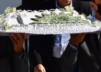 Άκης Τσοχατζόπουλος: Κόλλυβα με ήλιο ΠΑΣΟΚ στο μνημόσυνο για τα 40 του[Photos]