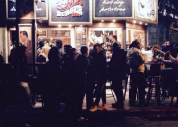 Τέλος η απαγόρευση κυκλοφορίας για τους εμβολιασμένους, επιστρέφει η μουσική και το ξενύχτι