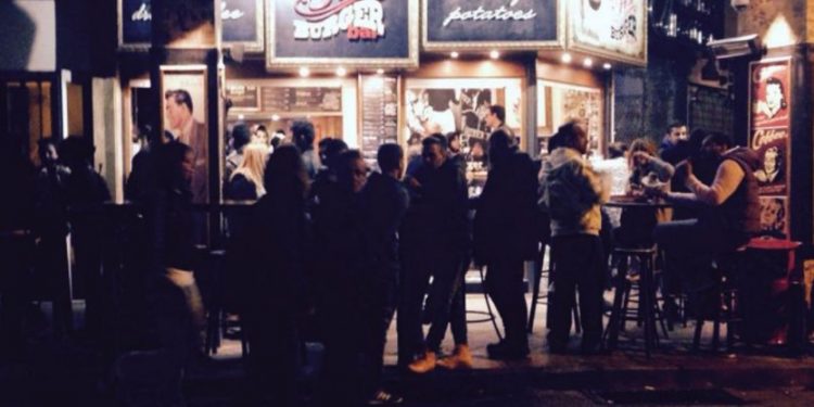 Τέλος η απαγόρευση κυκλοφορίας για τους εμβολιασμένους, επιστρέφει η μουσική και το ξενύχτι