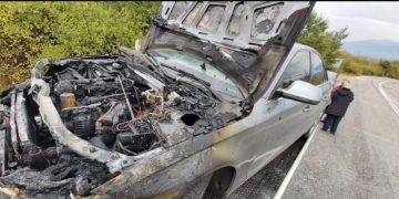 Τραγικές ώρες για τον Παναγιώτη Ψωμιάδη-“Πυροτέχνημα” το αυτοκίνητό του[photos]