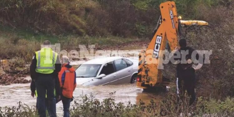 Κακοκαιρία-Βόλος: Θρίλερ με παράσυρση αυτοκινήτου από τα ορμητικά νερά του Ξηριά