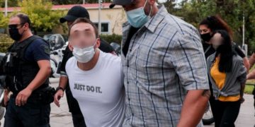 Alldaynews.gr Στη φυλακή ο ληστής της τράπεζας στην οδό Μητροπόλεως