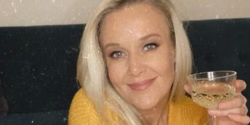 Alldaynews.gr «Ερωτεύτηκα έναν άντρα 20 χρόνια μεγαλύτερο – Είχε την ηλικία του μπαμπά μου αλλά ένιωθα πεταλούδες στο στομάχι»