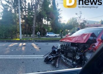 Σοβαρό τροχαίο στην Κηφισιά: Όχημα καταστράφηκε ολοσχερώς