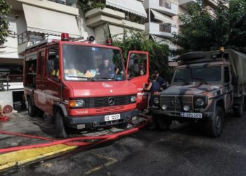 Έπεσε μπαλκόνι πολυώροφης πολυκατοικίας στο Χαλάνδρι – Εκκενώνεται το κτήριο