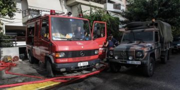 Έπεσε μπαλκόνι πολυώροφης πολυκατοικίας στο Χαλάνδρι – Εκκενώνεται το κτήριο