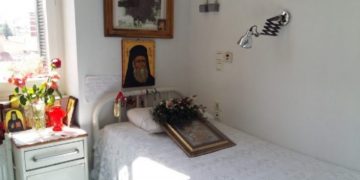 Τόπος Προσευχής για ασθενείς το δωμάτιο με τον αριθμό 2 στο Αρεταίειο, όπου εκοιμήθη ο Άγιος Νεκτάριος