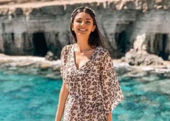 Η γυμνή «Βασιλική» από τη «Γη της Ελιάς» τρέλανε κόσμο – Πόσο χρονών είναι[photos]