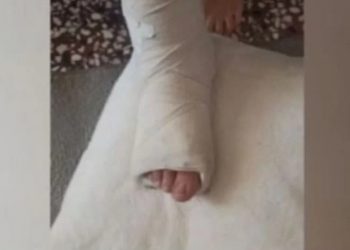 Συγκλονίζει η μητέρα του μαθητή που έπεσε θύμα bullying: Τον ανάγκασαν να πέσει από μεγάλο ύψος