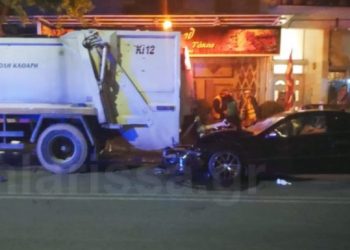 Λάρισα: Αυτοκίνητο έπεσε πάνω σε απορριμματοφόρο του δήμου στην οδό Βόλου[photos]