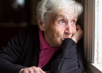 «Αν μεγάλωνα τα παιδιά μου πάλι απ’ την αρχή θα…»: μια σοφή 80χρονη συμβουλεύει