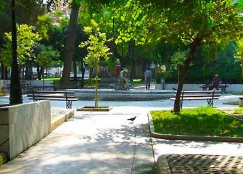 Πιάτσες Έρωτα έγιναν οι πλατείες-15χρονια με παππούδες για 20-30Ευρώ!