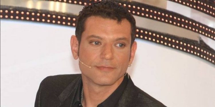 Alldaynews.gr Θυμάστε τον Μίλτο Μακρίδη που θριάμβευσε στα 90s; Δείτε πώς είναι σήμερα και γιατί «εξαφανίστηκε»