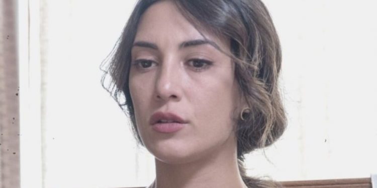 Σασμός: Στην αγκαλιά άλλου άνδρα η Στέλλα-Παρελθόν ο Αστέρης