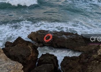 Κρήτη-Τραγωδία: Παππούς πνίγηκε για να σώσει τα εγγόνια του[photos][video]