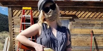 Alldaynews.gr Ανατροπή με την τραγωδία στο Χόλιγουντ-Τι δήλωσε η υπεύθυνη όπλων της ταινίας του Μπάλντουιν