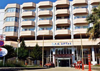 Άρτα: Διέφυγε τον κίνδυνο ο γιατρός που βρέθηκε μαχαιρωμένος μέσα στο ιατρείο του