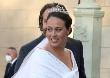 Νina Flohr: H απίστευτη ιστορία πίσω από την τιάρα που φορούσε