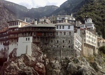 Άγιο Όρος: Συναγερμός για δύο αγνοούμενους – Έρευνες από Πυροσβεστική και ΕΜΑΚ