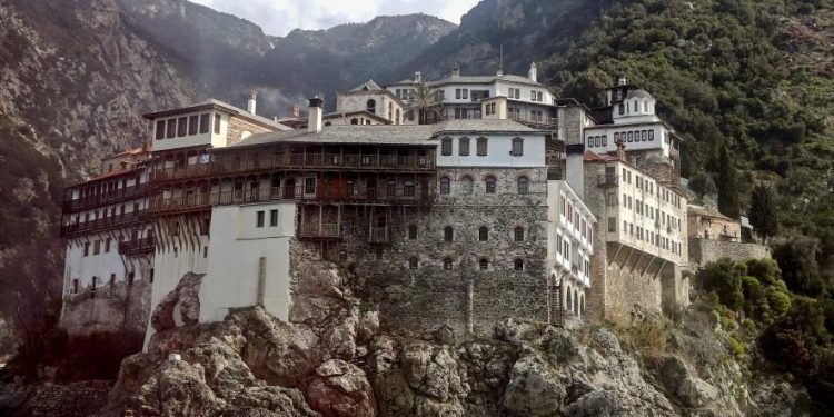 Alldaynews.gr Άγιο Όρος: Συναγερμός για δύο αγνοούμενους – Έρευνες από Πυροσβεστική και ΕΜΑΚ