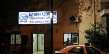 Alldaynews.gr Αυτοκτονία στα κρατητήρια Αγ. Παντελεήμονα: «Ήπιαμε ούζα και χάθηκε ο έλεγχος»