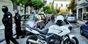 Alldaynews.gr 32χρονος αυτοκτόνησε μέσα στο αστυνομικό τμήμα-Είχε συλληφθεί για ξυλοδαρμό στην 26χρονη σύντροφό του.