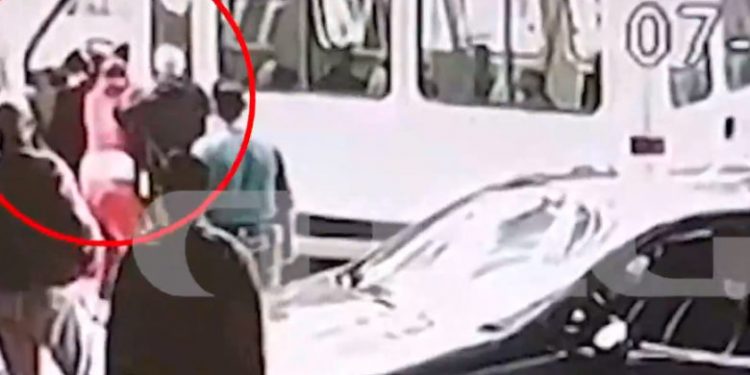 Αστυνομικός ξυλοκοπήθηκε άγρια στα Πατήσια: Βίντεο ντοκουμέντο με τον ξυλοδαρμό