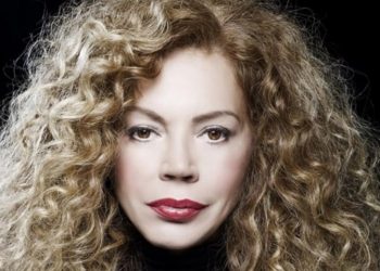 Δύσκολες ώρες για την Ελένη Δήμου-Εσπευσμένα στο Νοσοκομείο