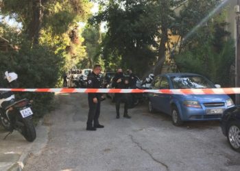 Τραγωδία με έναν Νεκρό και ένα τραυματία: «Είμαι δεμένος με μαύρη μαγεία»-Με στολή αστροναύτη ο 40χρονος Δράστης