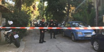 Alldaynews.gr Τραγωδία με έναν Νεκρό και ένα τραυματία: «Είμαι δεμένος με μαύρη μαγεία»-Με στολή αστροναύτη ο 40χρονος Δράστης
