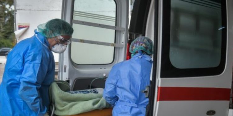 Τραγικό συμβάν στις Σέρρες: “Έριξαν την ασθενή κατά την μεταφορά της με το ασθενοφόρο”[video]