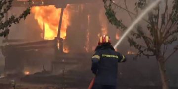 Τραγικές στιγμές στο GNTM: Η εσπευσμένη μεταφορά των μοντέλων λόγω της φωτιάς