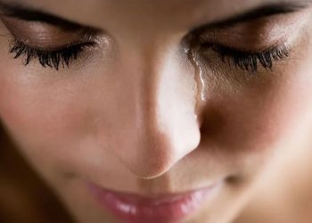 Κτήνος αλλά τον Αγαπώ: Συζούσαμε και ταυτόχρονα παντρεύτηκε με άλλη και έκανε παιδί με εξωσωματική!