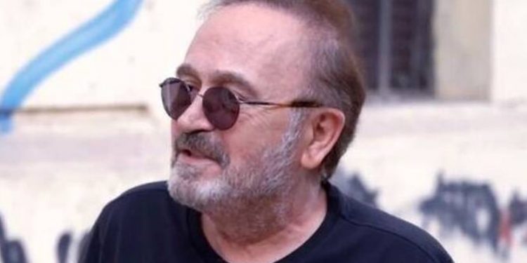 Alldaynews.gr Γονίδης: Πέθανε ο πατέρας μου και του φόρεσαν κοστούμι στην κηδεία. Αυτό μου δημιούργησε ψυχολογικό
