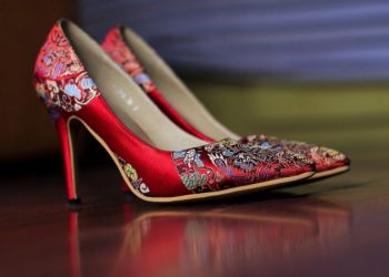 Βάρβαρη επίθεση σε άντρα: Το χτύπησαν επειδή φορούσε γόβες και φόρεμα