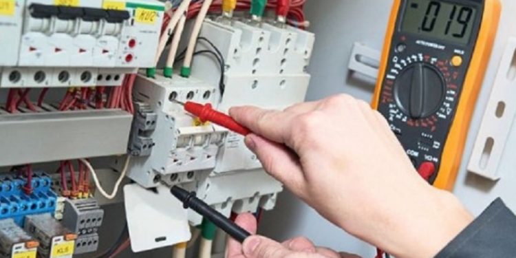 Alldaynews.gr Μόνο Φρίκη: 66χρονος ηλεκτρολόγος ευνούχιζε άντρες στο τραπέζι της κουζίνας του