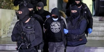 Alldaynews.gr «Εσένα θα σε φτιάξω»: Μετά από αυτό το βίντεο αρκεί μια συγγνώμη στον «Ινδιάνο» για την ντροπή της Νέας Σμύρνης;