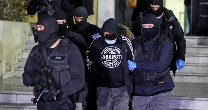 Alldaynews.gr «Εσένα θα σε φτιάξω»: Μετά από αυτό το βίντεο αρκεί μια συγγνώμη στον «Ινδιάνο» για την ντροπή της Νέας Σμύρνης;