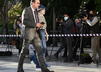 Επίθεση με βιτριόλι: «Αν δεν είχε πάει στο φαρμακείο να πλυθεί θα είχε πεθάνει» αναφέρει ο ιατροδικαστής