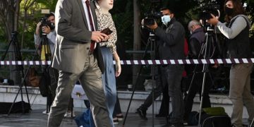 Alldaynews.gr Επίθεση με βιτριόλι: «Αν δεν είχε πάει στο φαρμακείο να πλυθεί θα είχε πεθάνει» αναφέρει ο ιατροδικαστής